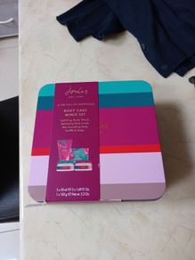 Joules Body Care Minis Set.   B.N.W.T.  In  Tin Box. (5 Piece)