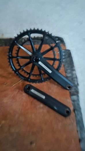 cannondale hollowgram crankset. 53/39.