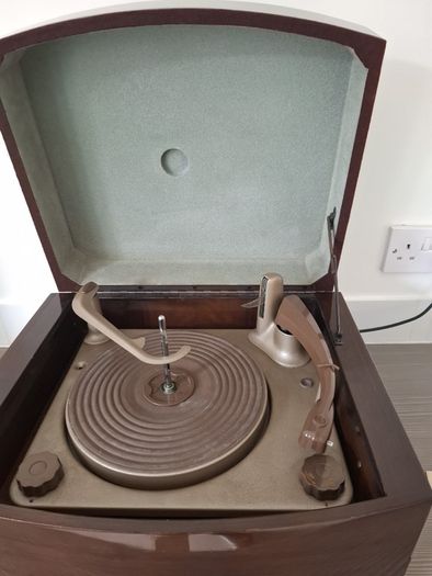mid century PYE BLACK BOX  record player. Designed by Robin Day.  Mint condition.