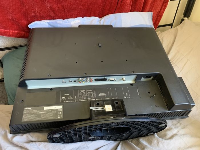 Toshiba LCD colour TV 26AV500PG