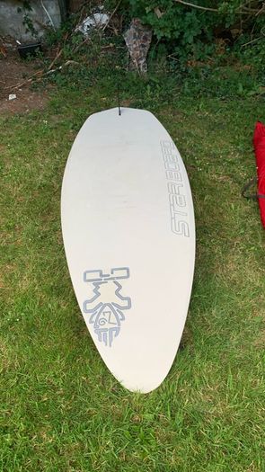 windsurfing