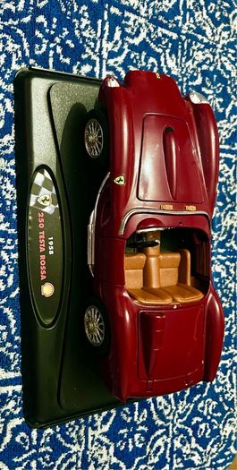 Toy model car