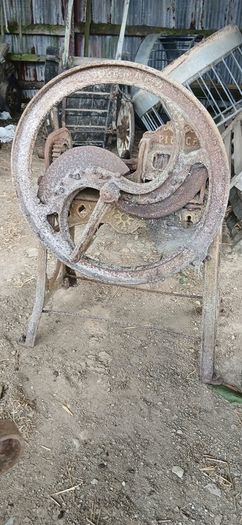 Pierce chaff cutter,