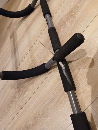 Pull up bar
