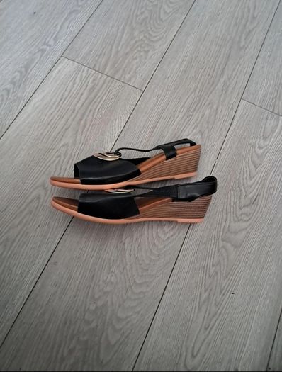 womens sandals