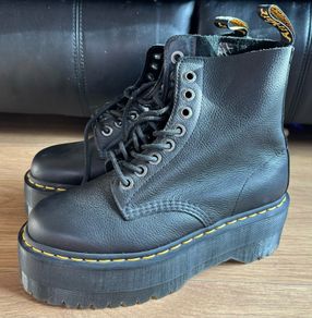 New Dr Martens 1460
