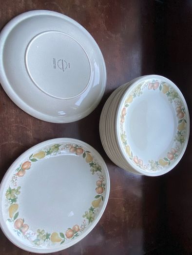 Wedgewood 'Quince' Dinner Service Set