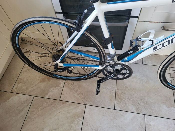 Carrera race bike