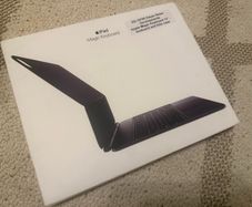 New! Apple Magic Keyboard + folio case for iPad Pro A2974