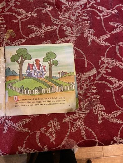 Vintage childrens book Walt Disney 'The Little House'