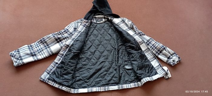Checkered zip-up jacket with hood