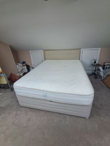 King Size Sleepmasters Bed