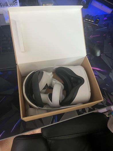 Quest 2 With Pro Head Strap