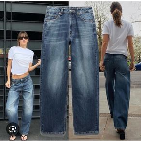 Zara Mid-Waist Straight-Leg Jeans in a gorgeous washed blue denim.  Size 42 UK 14