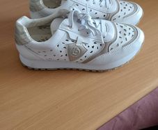 Ladies Trainers