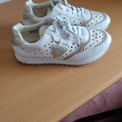 Ladies Trainers