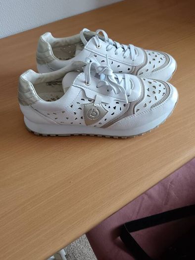 Ladies Trainers