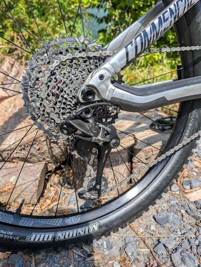 Commencal Meta AM V4.2 RACE