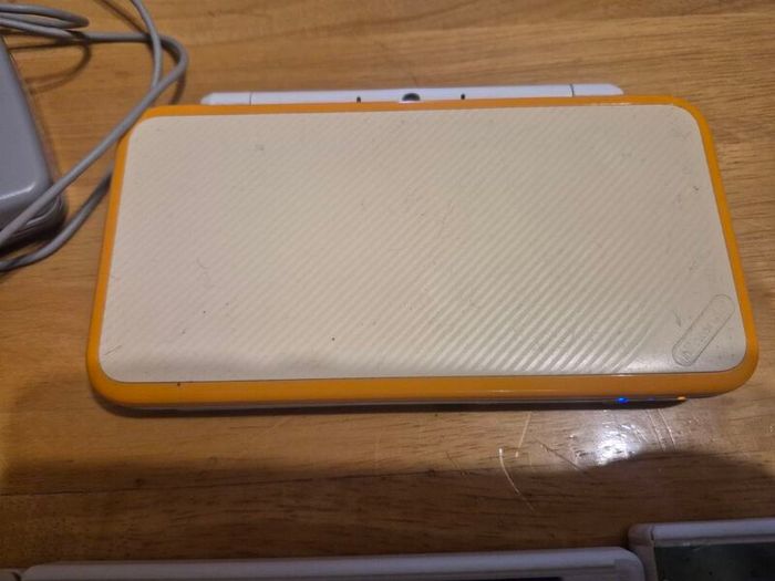 New 2ds XL - white&orange - read description