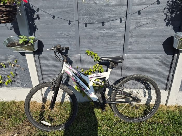 Girls bike