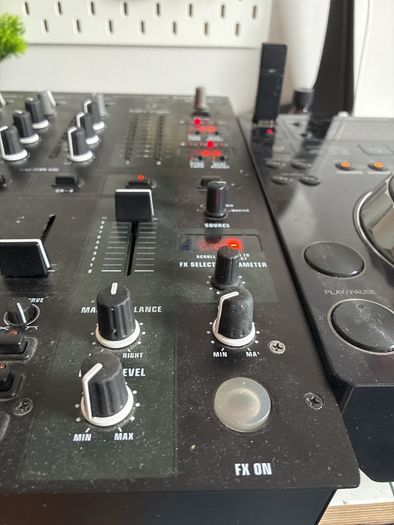 Behringer djx 900 + 2 cdj 350 turntables