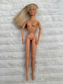 Mattel Kennel Care Barbie Doll Only Magnetic Hand, Damaged Hands Please see photos