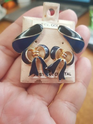 2 pairs 9 ct. gold Australian crystal earrings