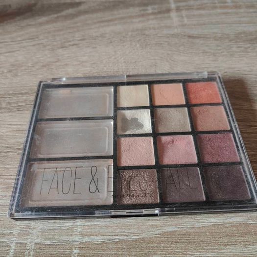 H&M Eyeshadow palette