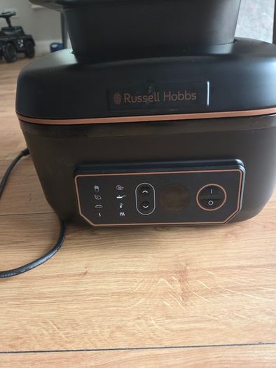 Russell Hobbs Satisfry Air & Grill Multi Cooker, Barely used, Great condition