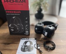 ear defenders / headphones