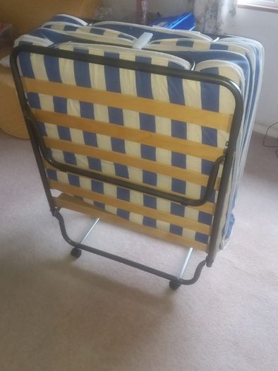 Fold away single bed