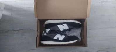 New balance trainers size 5