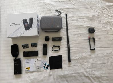 Insta360 X5 - Essentials Bundle (Complete Kit)