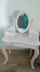 Princess vanity table