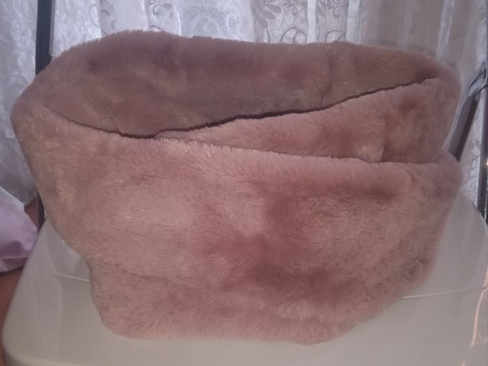 Dusty pink faux fur twist snood
