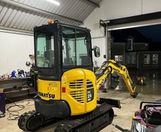 Komatsu 2.6 ton