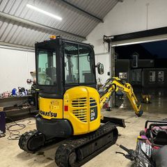 Komatsu 2.6 ton