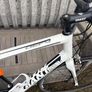 Giant Defy white aluminium road bike Image 3