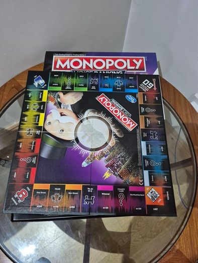 Monopoly Voice Banking Mint Condition & 100% Complete