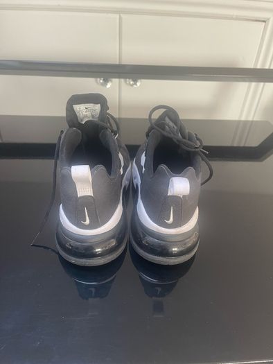 womans runners Nike react