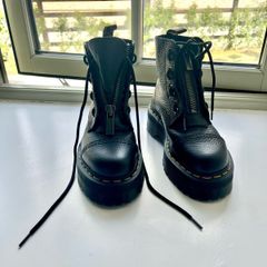 Doc Martins Sinclair Platform in Black