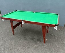 Pool table