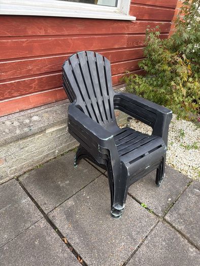 4 chairs for free