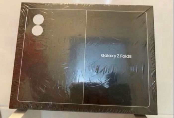 NEW Samsung Galaxy Z Fold 8 256GB Black ( Irish stock )