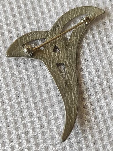 brooch