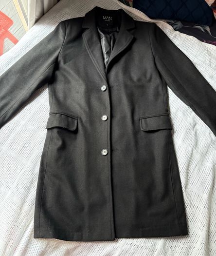 BoohooMAN men's overcoat