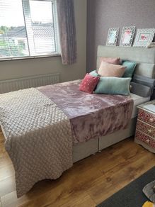 Small double bed 4ft wide