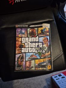 GTA V Official Strategy Guide (BradyGames) - Original Signature Series