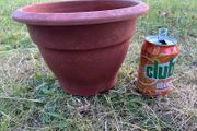 Plastic flower pot
