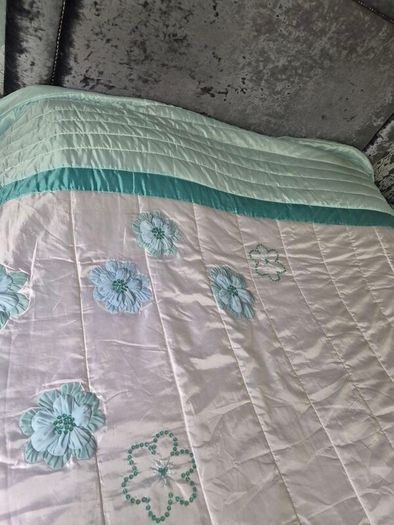 Double bed throw and matching Double duvet cover